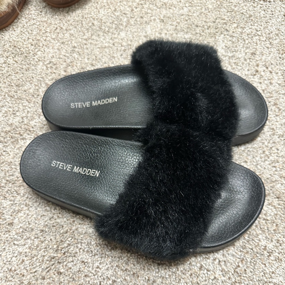 Like new Steve Madden fur slides